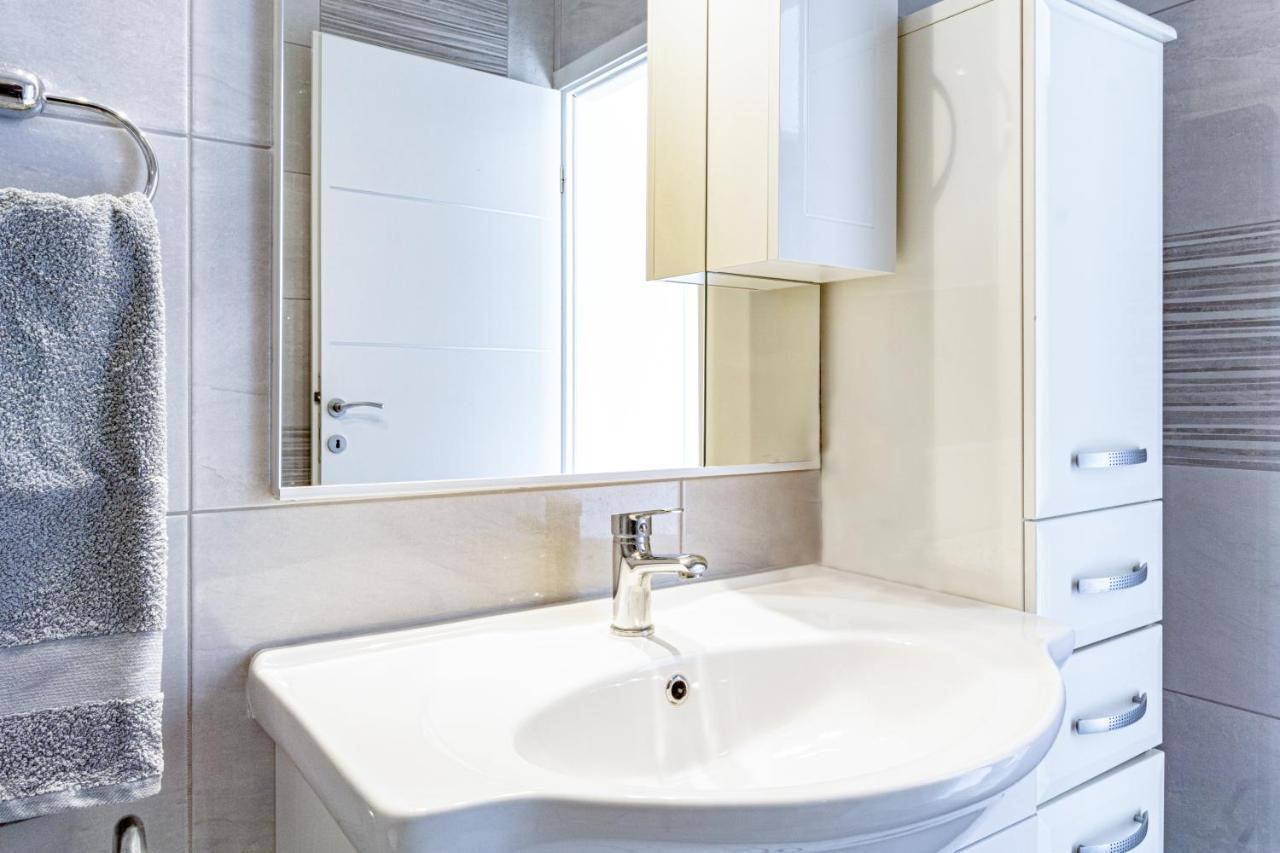 Apartament Modern Oceanview Metajna Zewnętrze zdjęcie